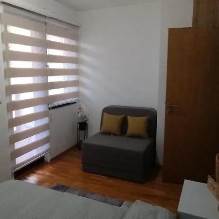 White Cats Apartment *